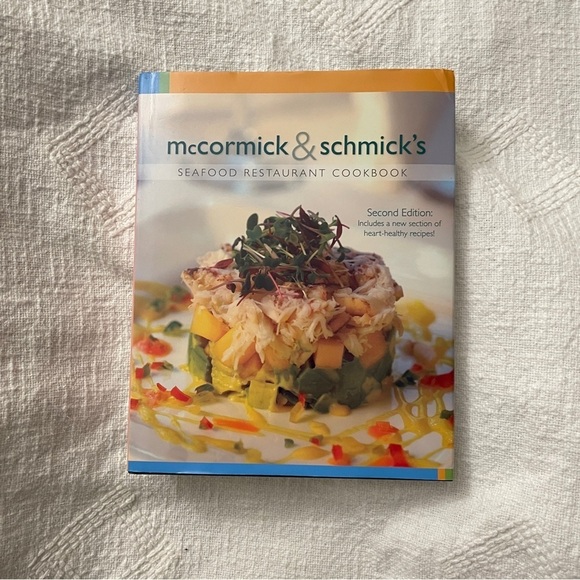 MCCORMICK & SCHMICKS SEAFOOD RESTAURANT COOKBOOK - Picture 1 of 13